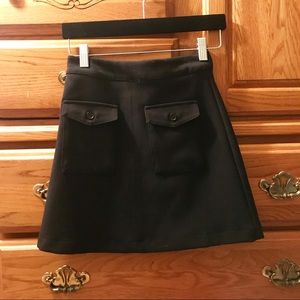 H&M black A-line mini skirt w/ pockets